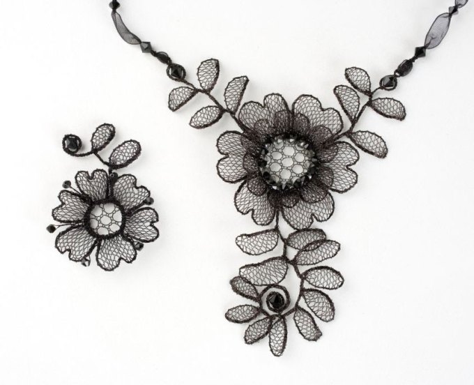 Black Chantilly Pendants